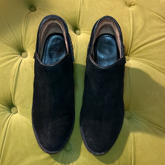 Clark’s Brand Black Suede Studded Ankle Booties - Picture 2 of 3